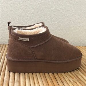 NWOT Bearpaw Women's Brown Suede Ankle Boots